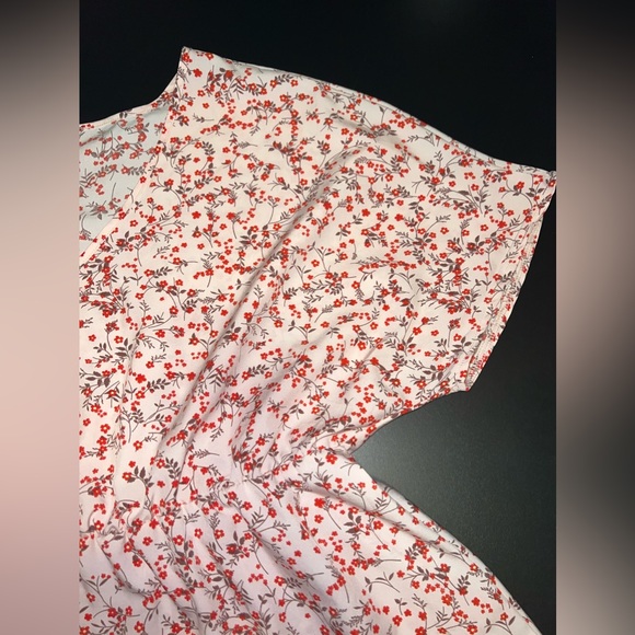 SHEIN Curve Light Pink V-Neck Cinched waist Floral Blouse Size 3XL NWOT - Picture 4 of 6